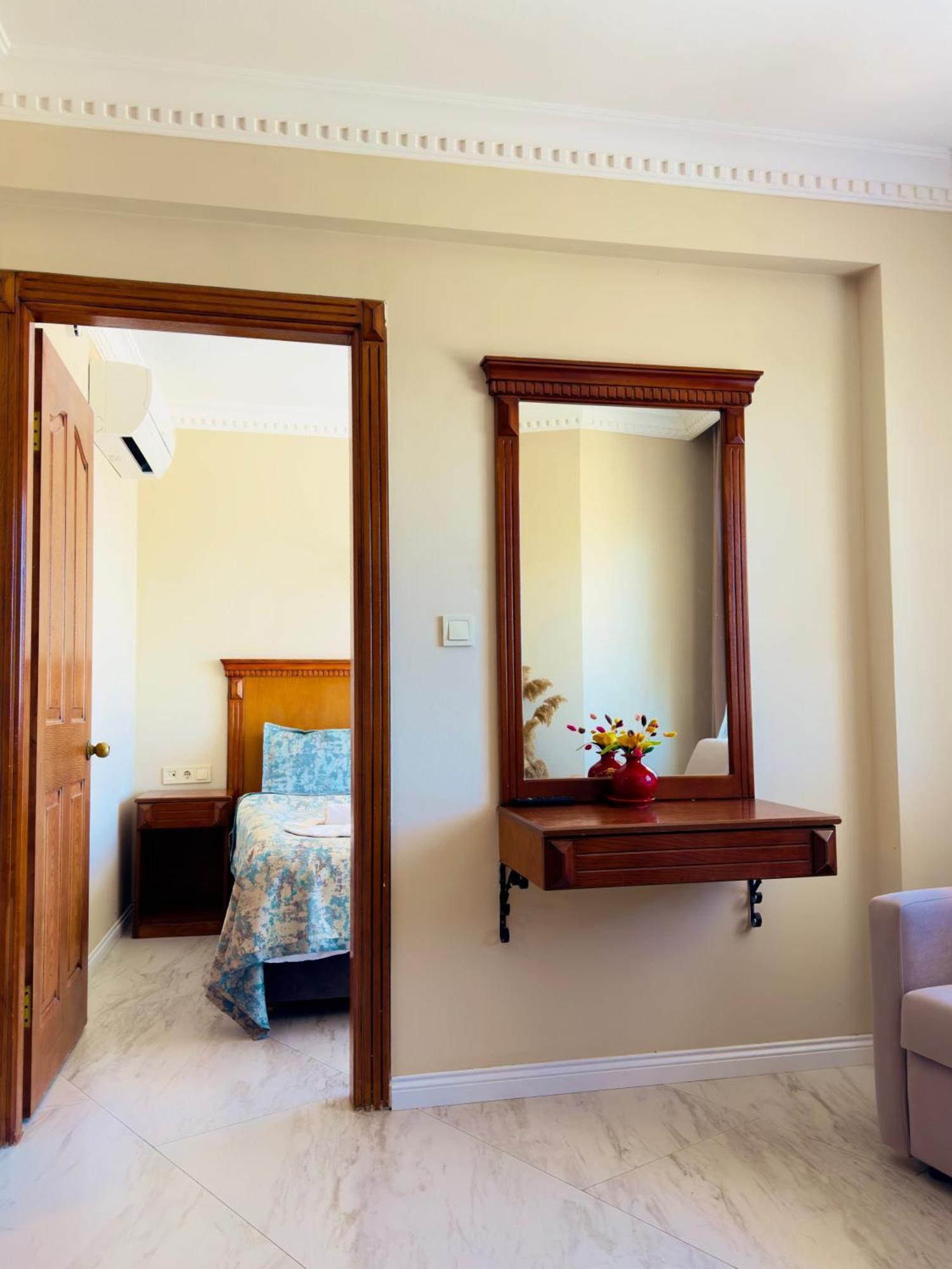Rosy Suites Hotel Kuşadası Ngoại thất bức ảnh